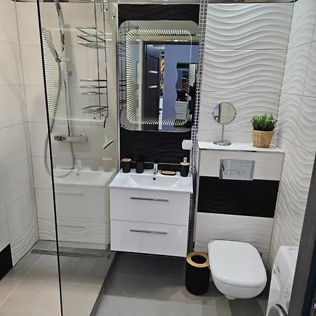 Wroclawskie Hawaje Self Check 24h *