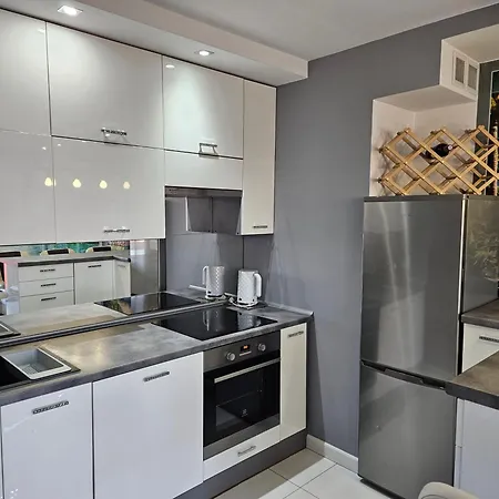 Wroclawskie Hawaje Self Check 24h Апартаменты *