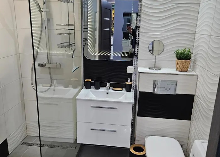 Wroclawskie Hawaje Self Check 24h *