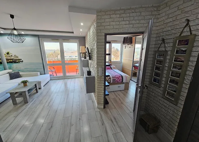 Wroclawskie Hawaje Self Check 24h *